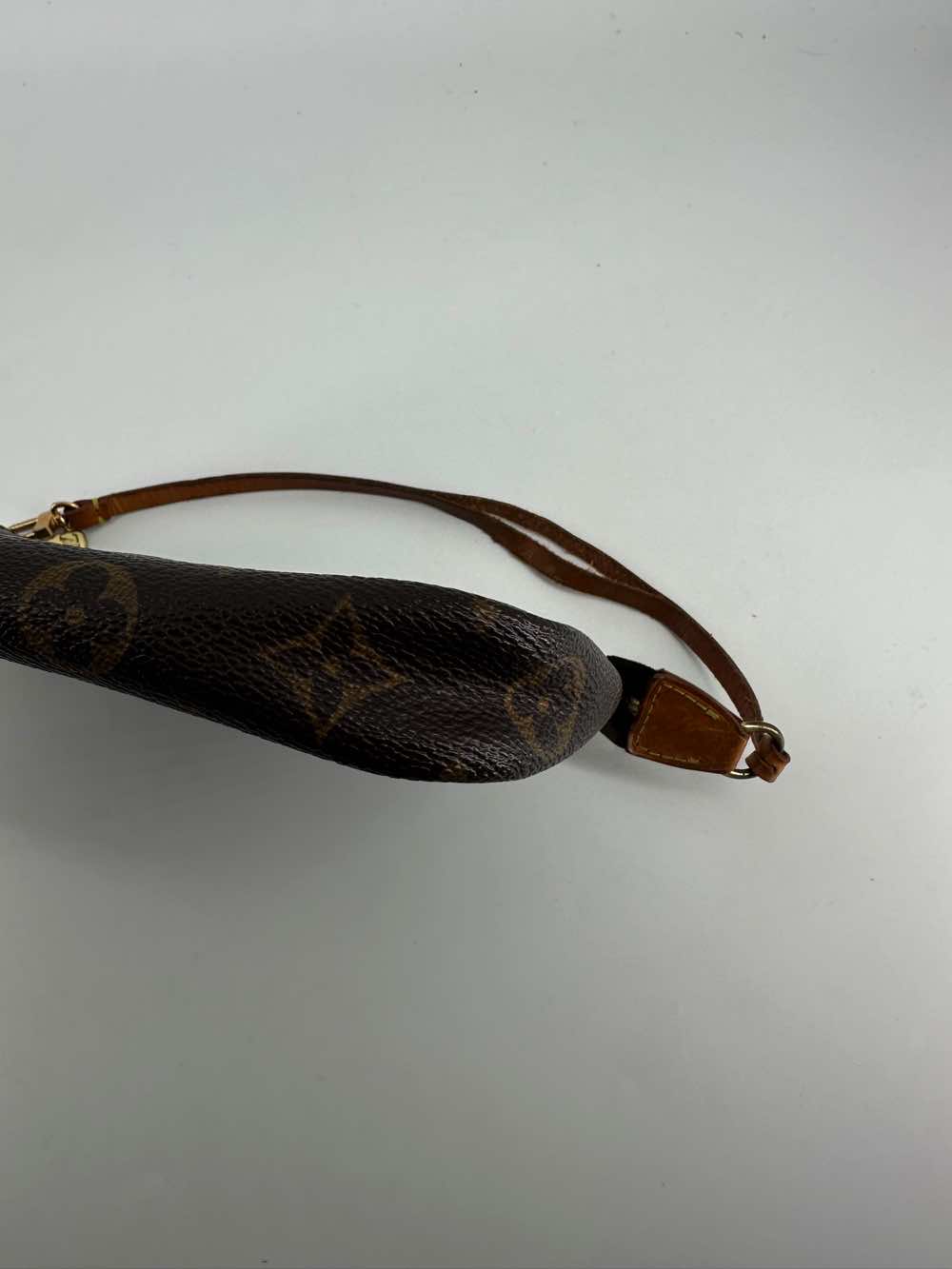 Louis Vuitton Pochette Accessoire - 4