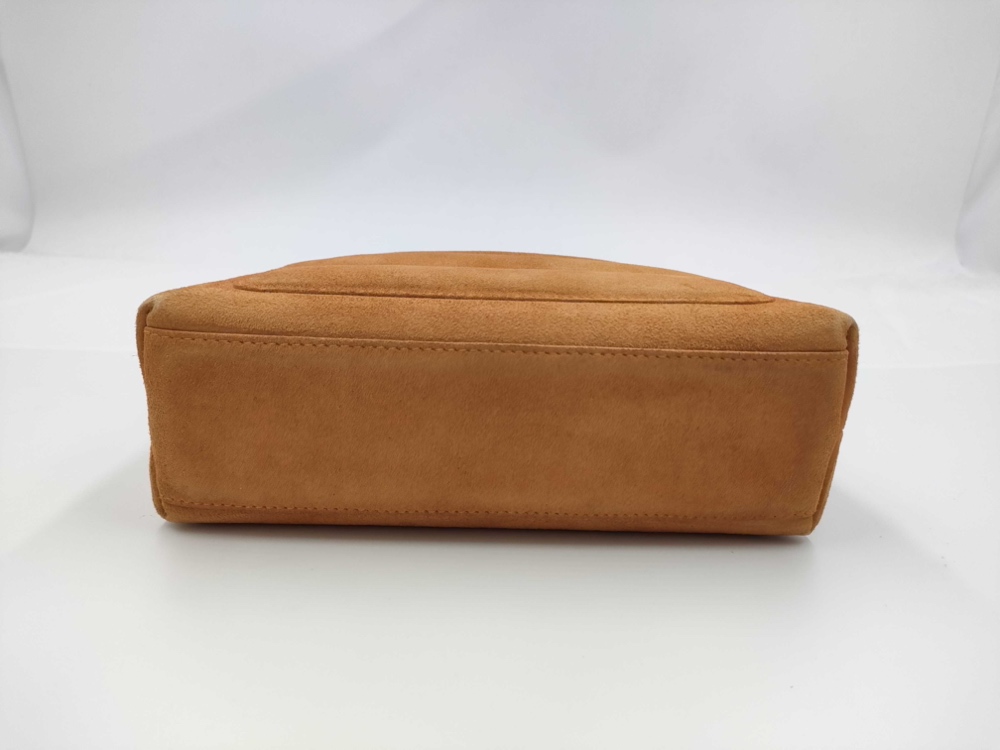 Chanel Kelly - Side view