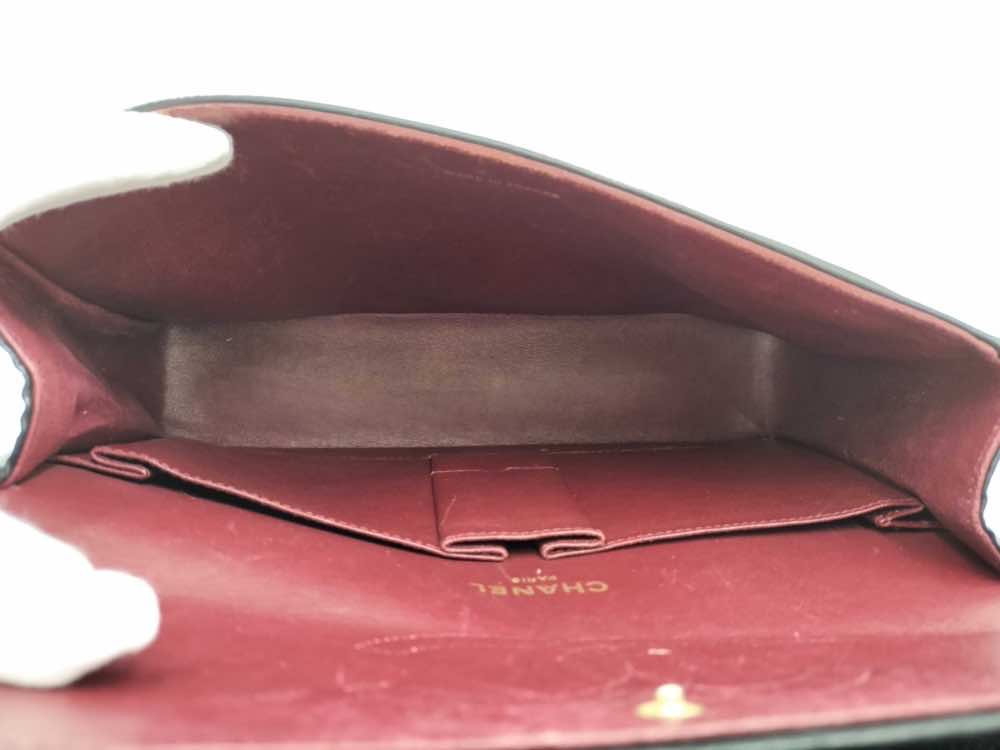 Chanel Double flap - Side view