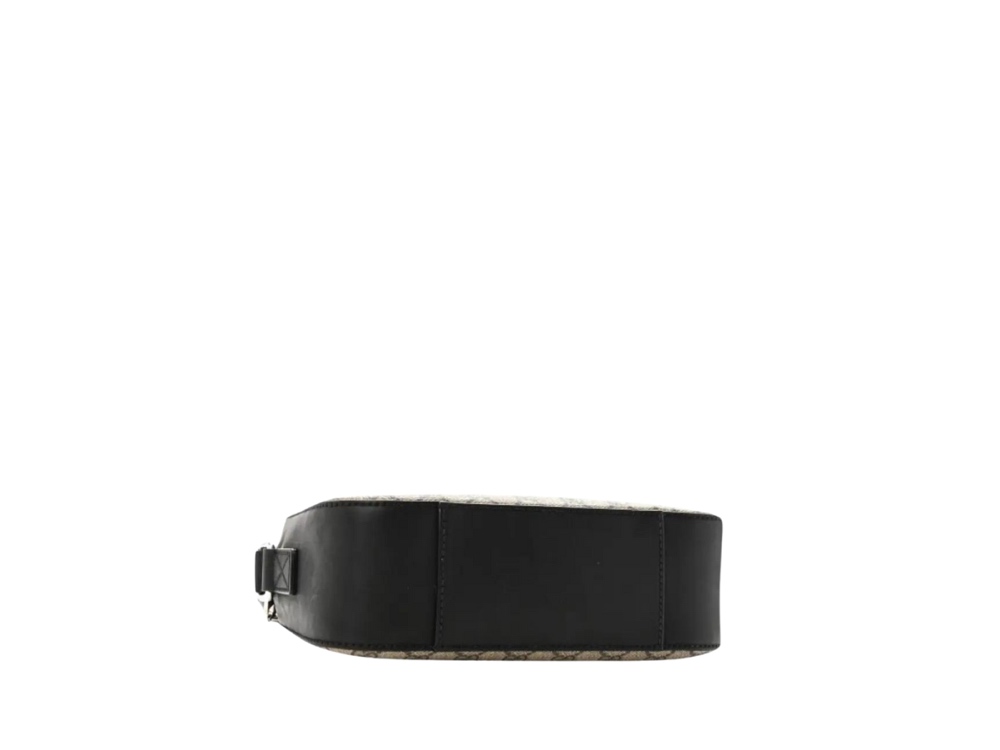 Gucci Messenger - Side view