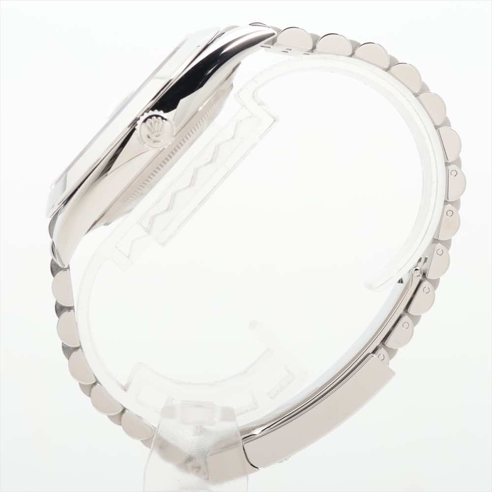 Rolex Oyster Perpetual Date - Detail 1