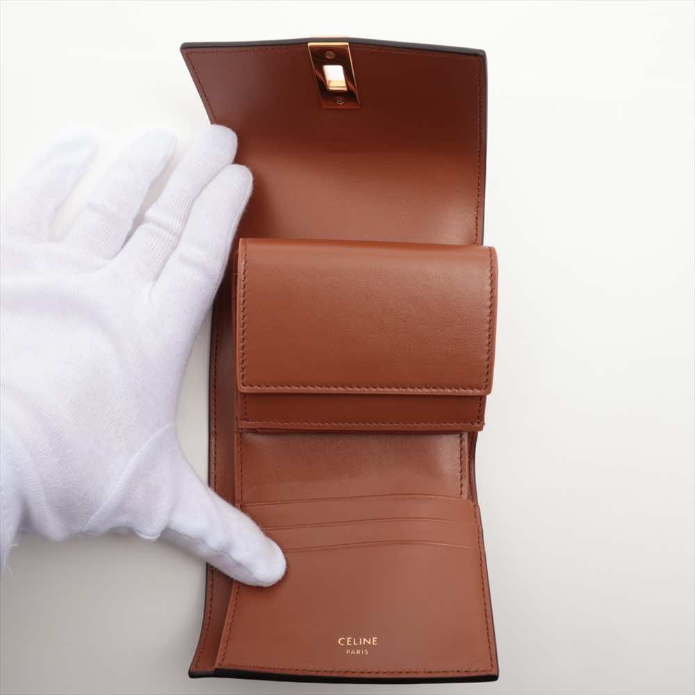 Céline 16 PM - Side view