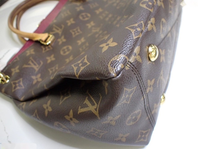Louis Vuitton Pallas - Image 11
