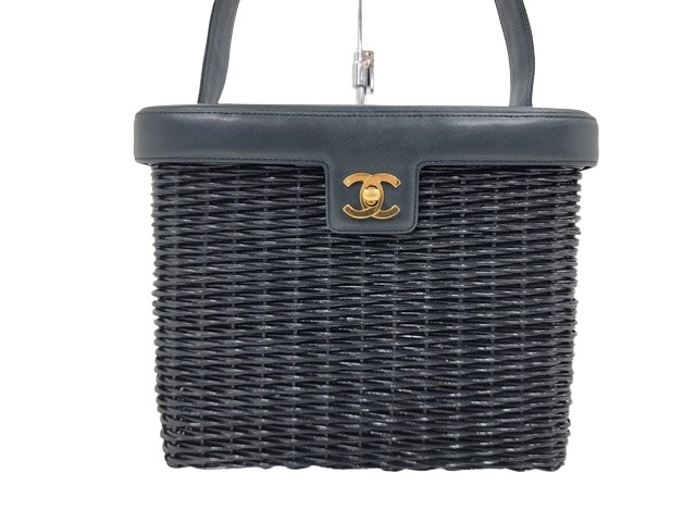 Chanel Vanity - Image 6