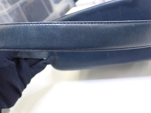 Chanel Vanity - Image 11