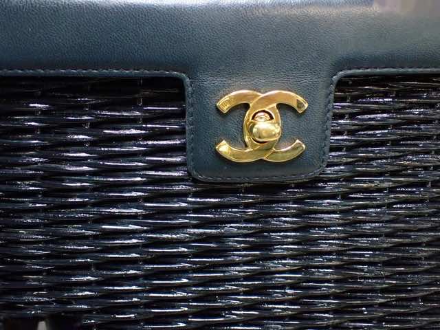 Chanel Vanity - Image 14