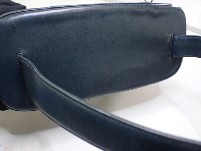 Chanel Vanity - Image 17