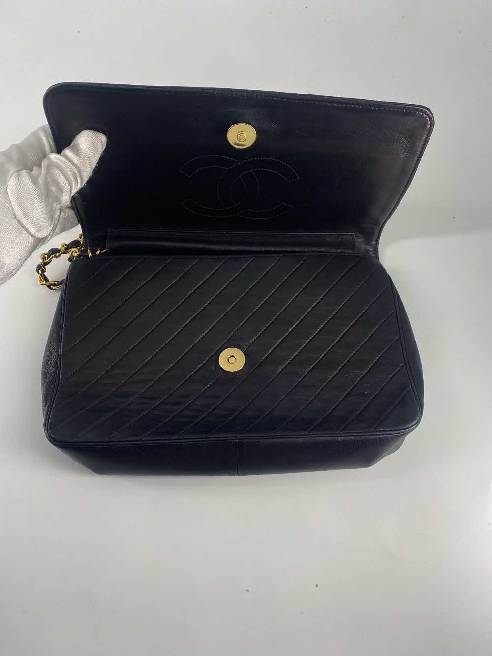 Chanel Timeless - Image 13