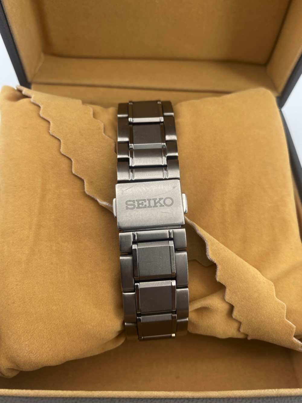 Seiko GPS Solar - Back view