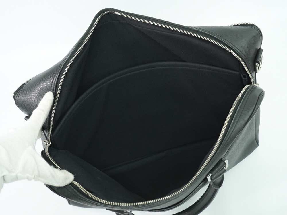 Louis Vuitton Overnight Handbag - Detail 1