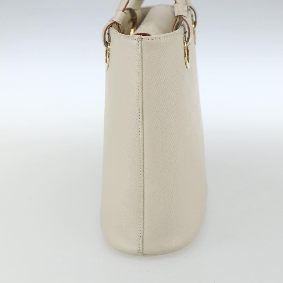 Salvatore Ferragamo Gancini handbag White Leather Good condition - Model View