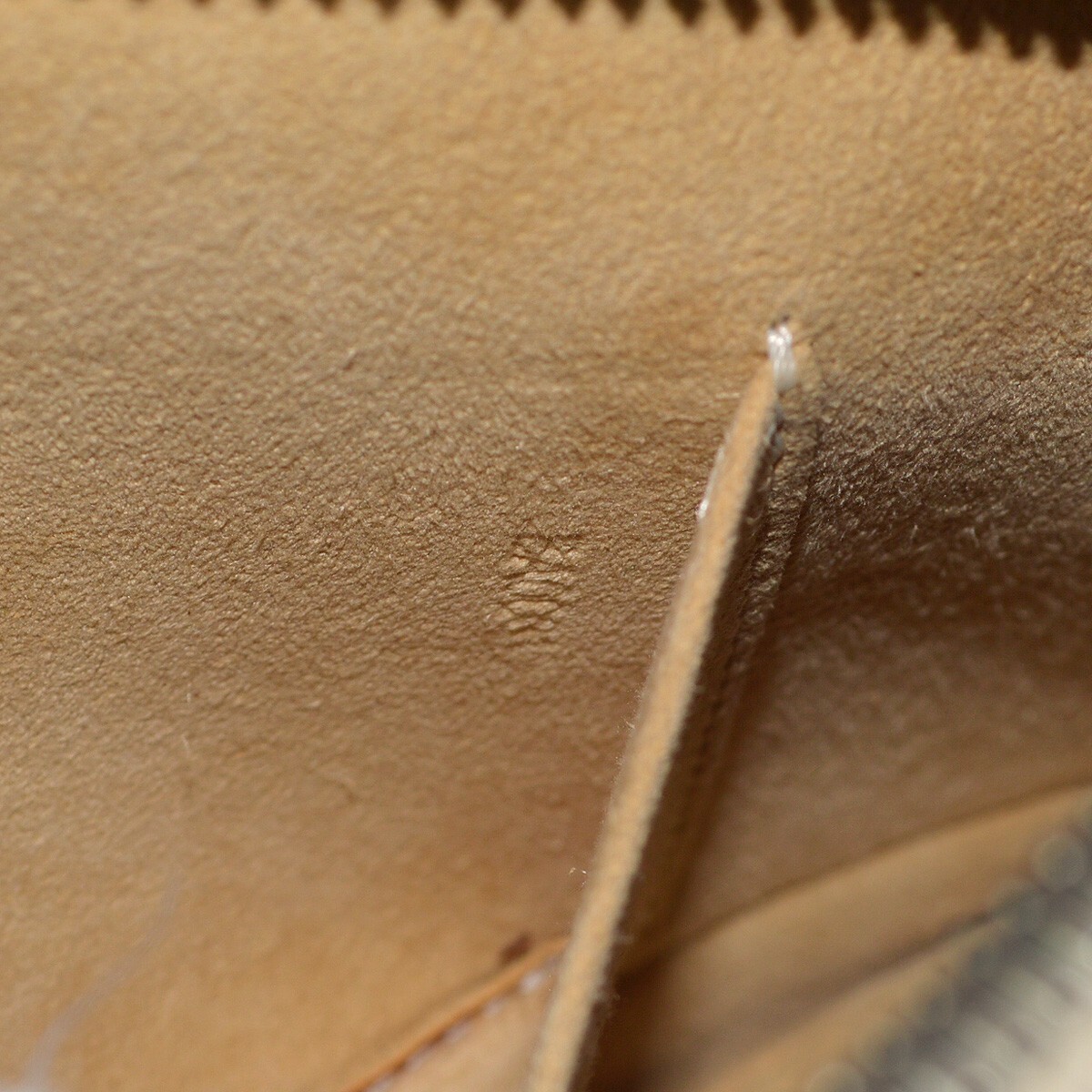 Louis Vuitton Alma Handbag Beige Leather Good condition - Box View