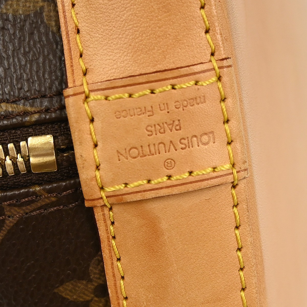 Louis Vuitton Alma Handbag Brown Canvas Fair condition - Model View