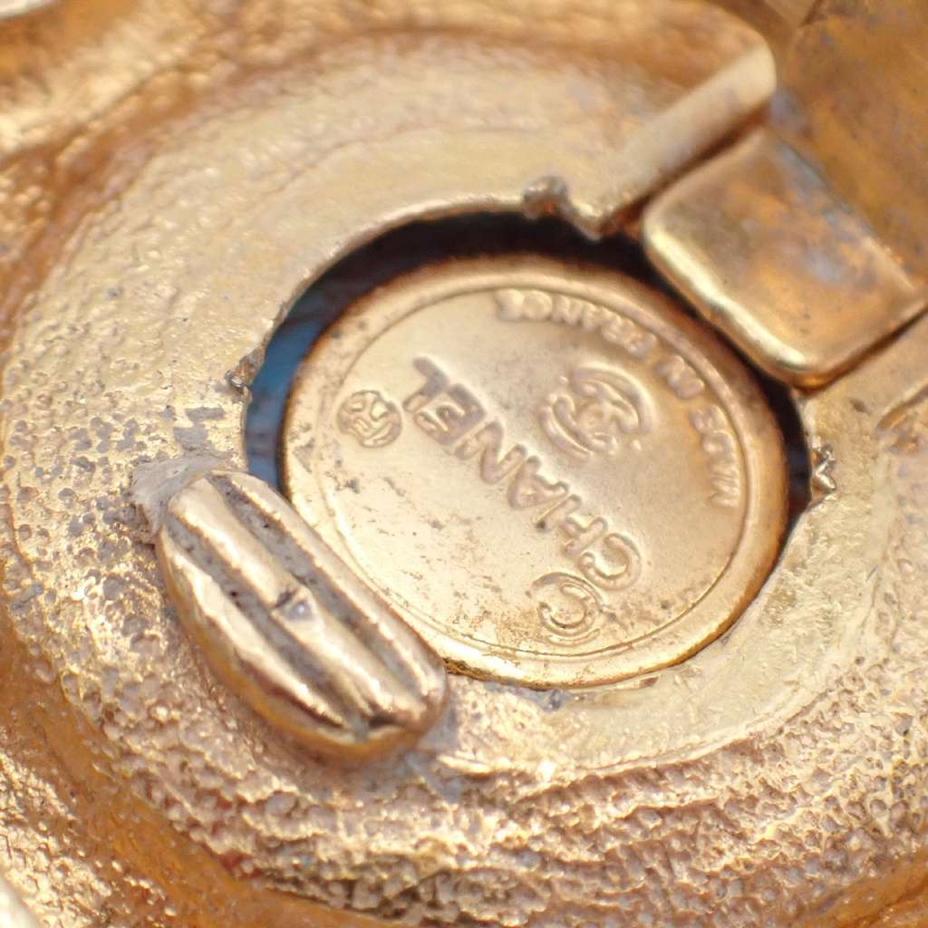 Chanel Vintage CC Round Button Clip-On Earrings Blue Good condition - Box View