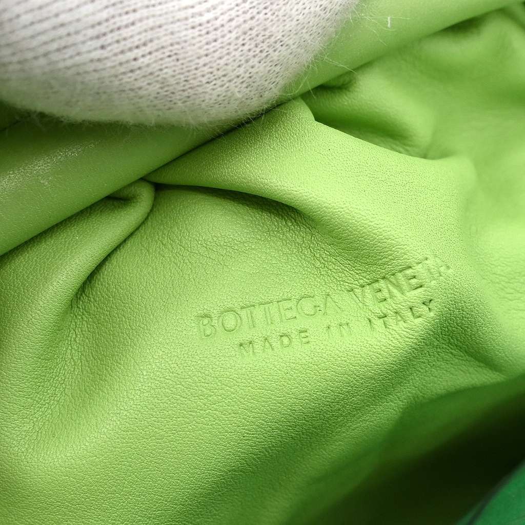 Bottega Veneta The Pouch Green Leather Good condition - Box View