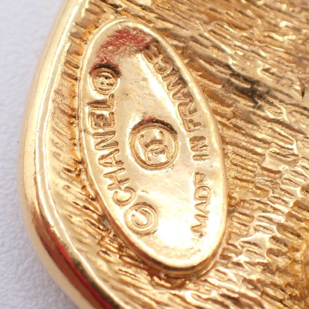 Chanel CC Rhombus Clip-On Earrings Gold Good condition - Box View