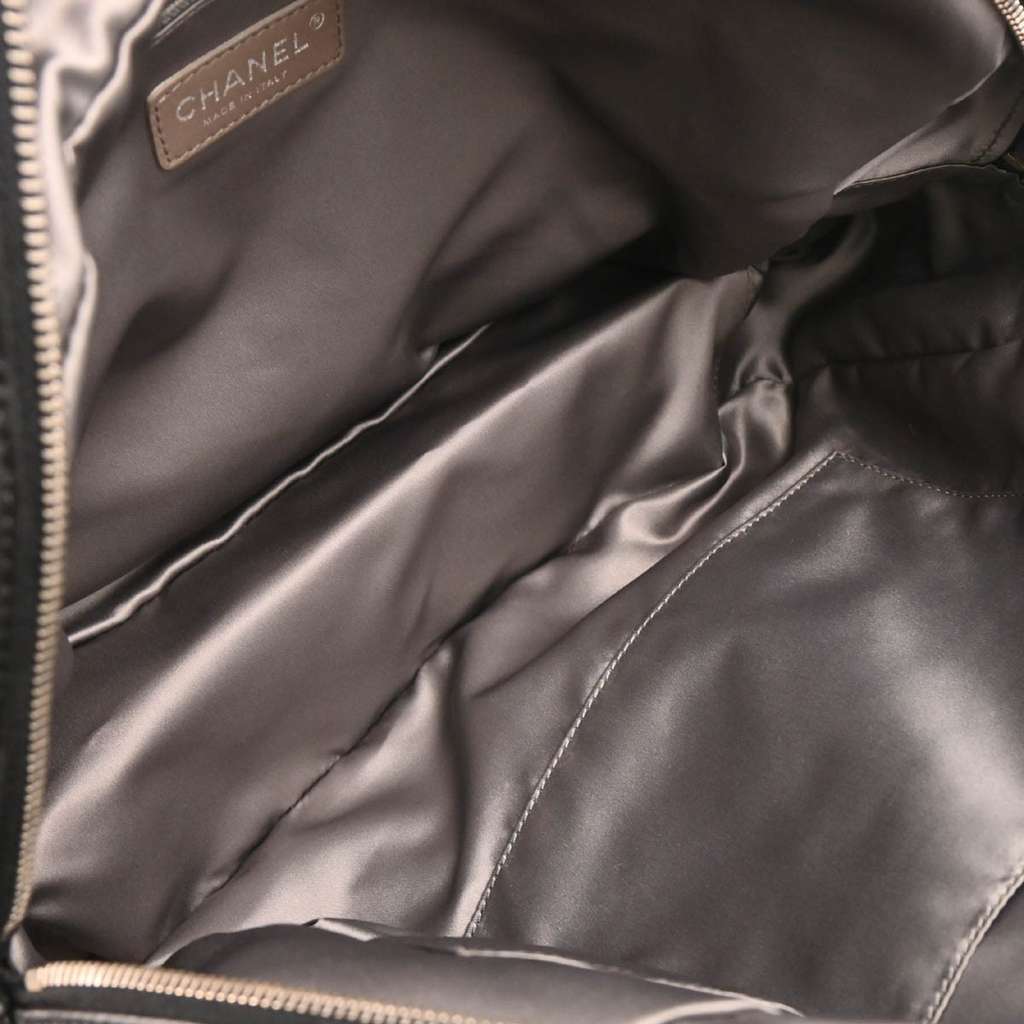 Chanel Reissue Camera Bag Black Leather Good condition - Inside View