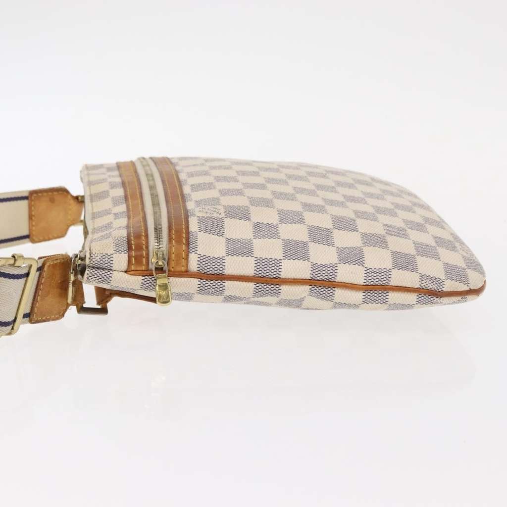 Louis Vuitton Bosphore Pochette White Canvas Good condition - Model View