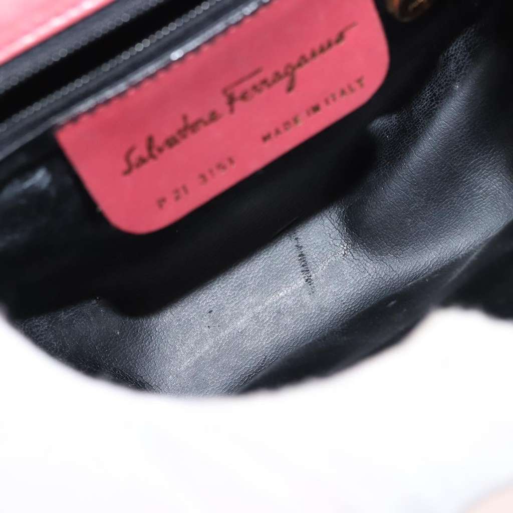 Salvatore Ferragamo Gancini Shoulder Bag Pink Leather Good condition - Box View