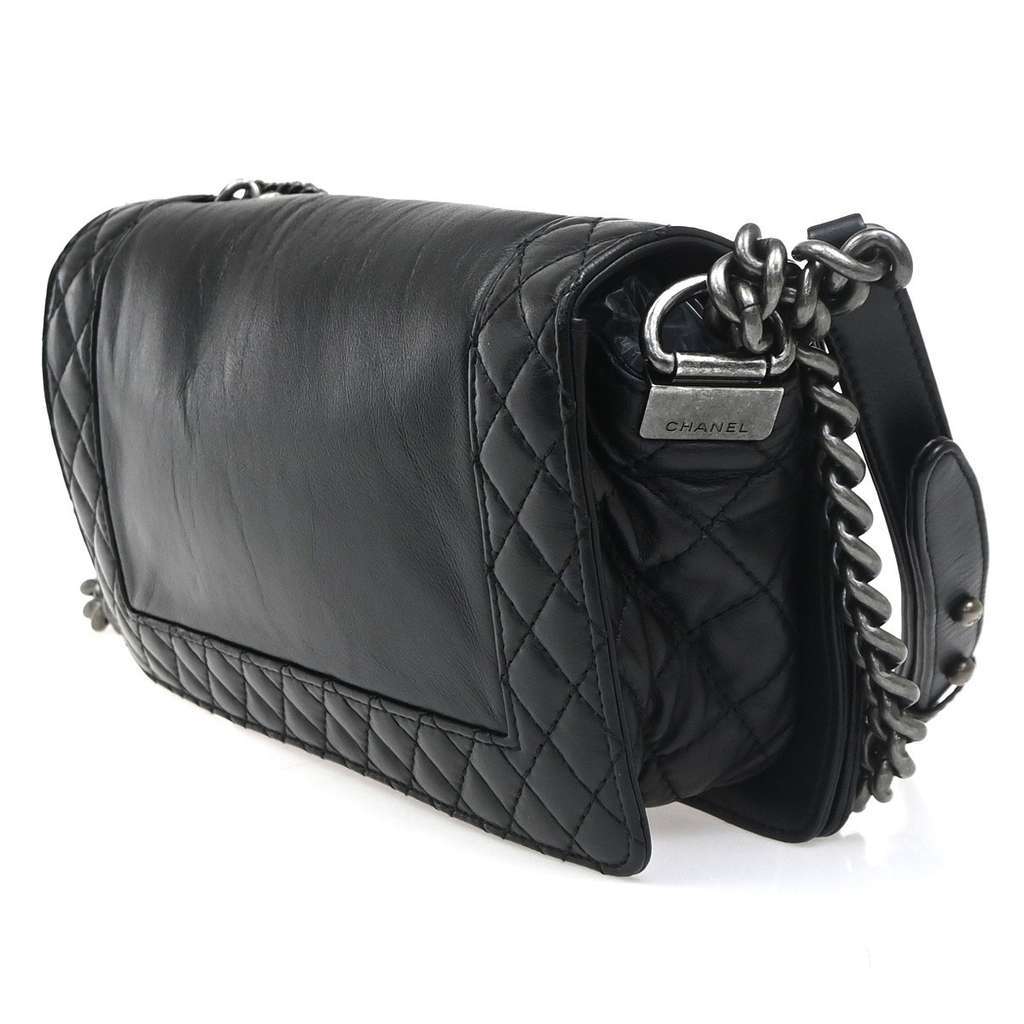 Chanel Boy Flap Bag Black Leather Good condition - Model View