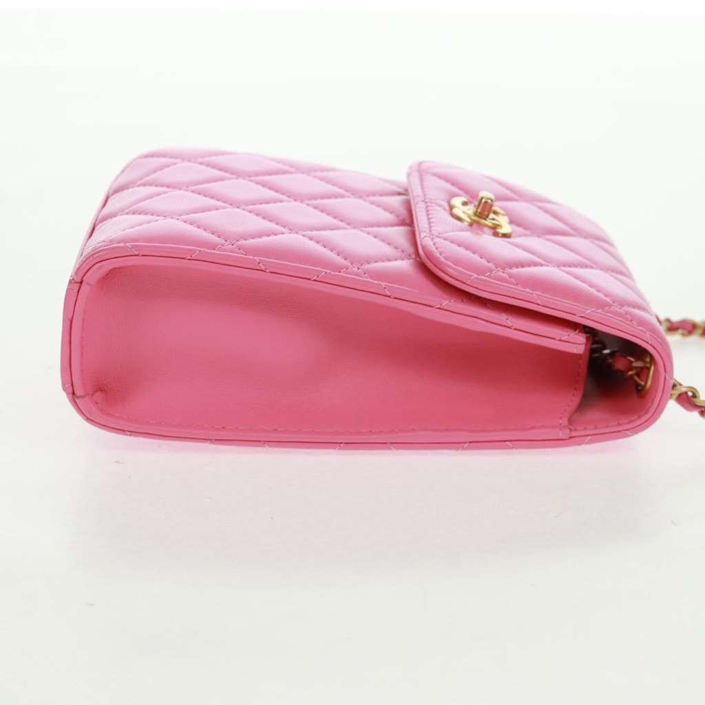 Chanel Pearl Crush Phone Holder Crossbody Bag Pink Leather Good condition - Model View