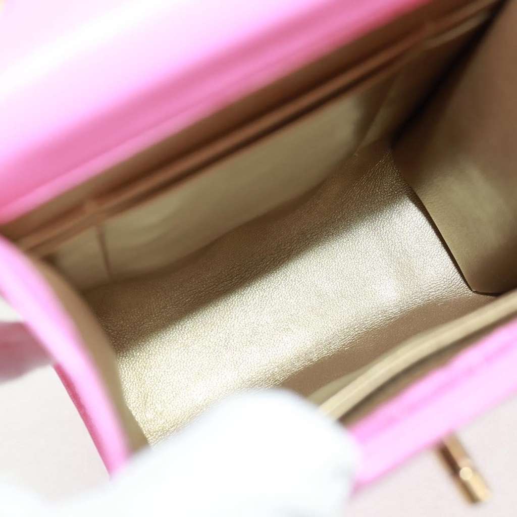 Chanel Pearl Crush Phone Holder Crossbody Bag Pink Leather Good condition - Box View