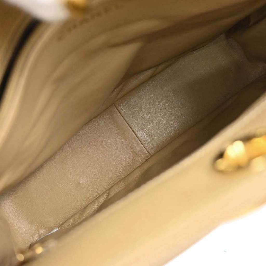 Chanel Vintage CC Lock Pocket Tote Beige Leather Good condition - Inside View