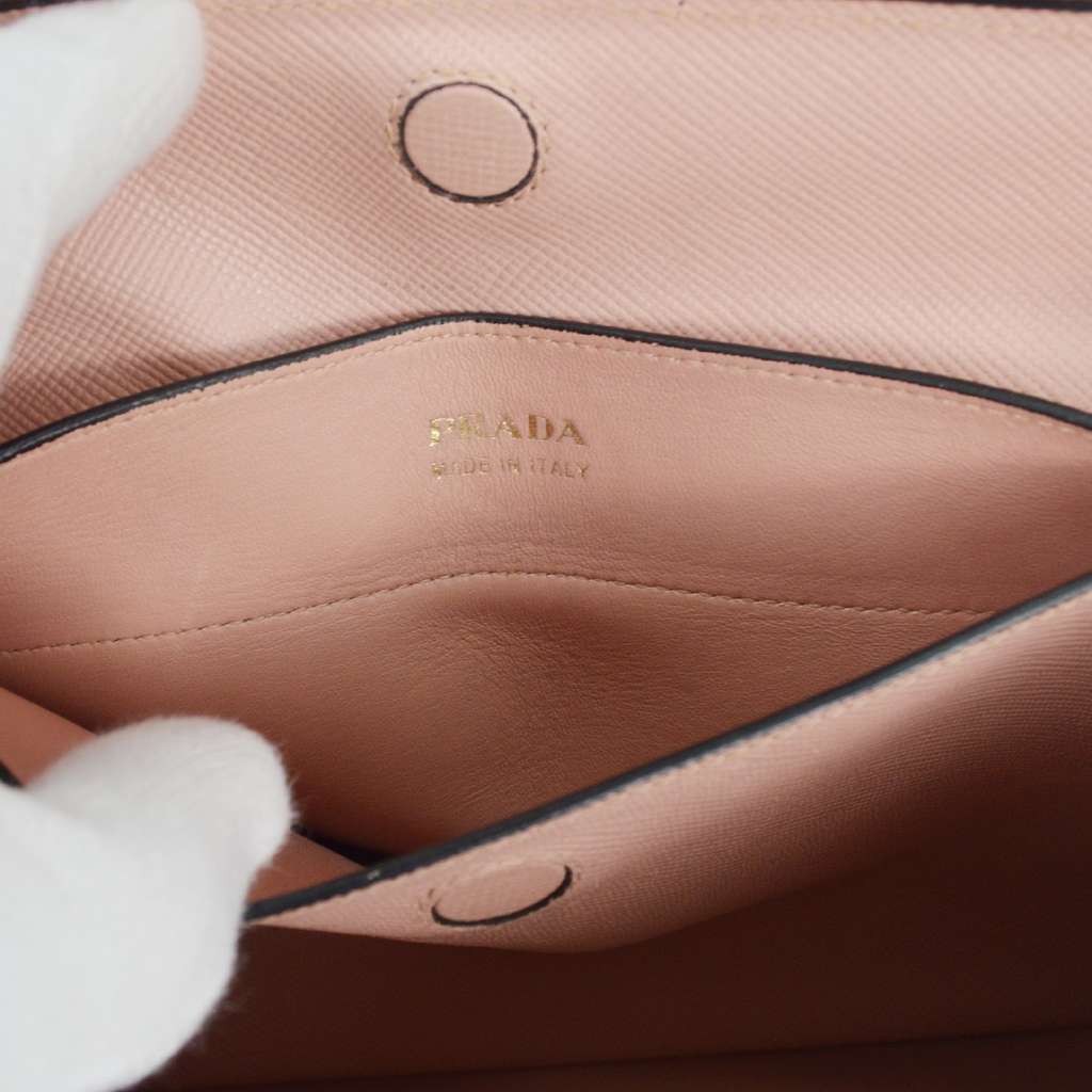 Prada Cuir Double Tote Pink Leather Good condition - Model View