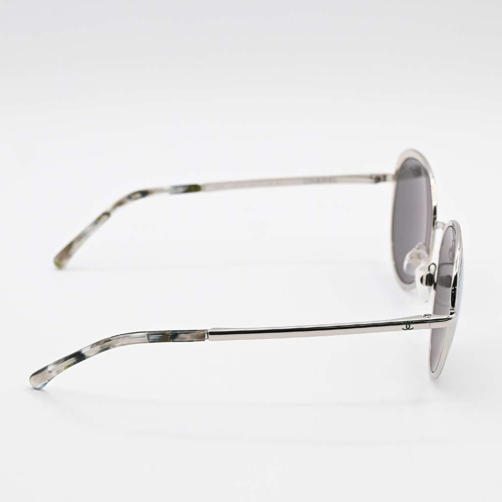Chanel CHANEL Logo Sunglasses Eye Wear Silver Plastic Good condition - Model View
