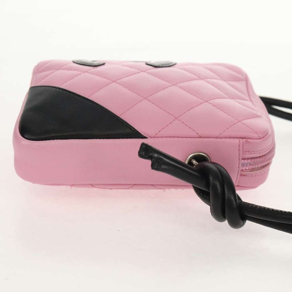 Chanel Cambon Zip Pouch Pink Leather Very good condition - Model View
