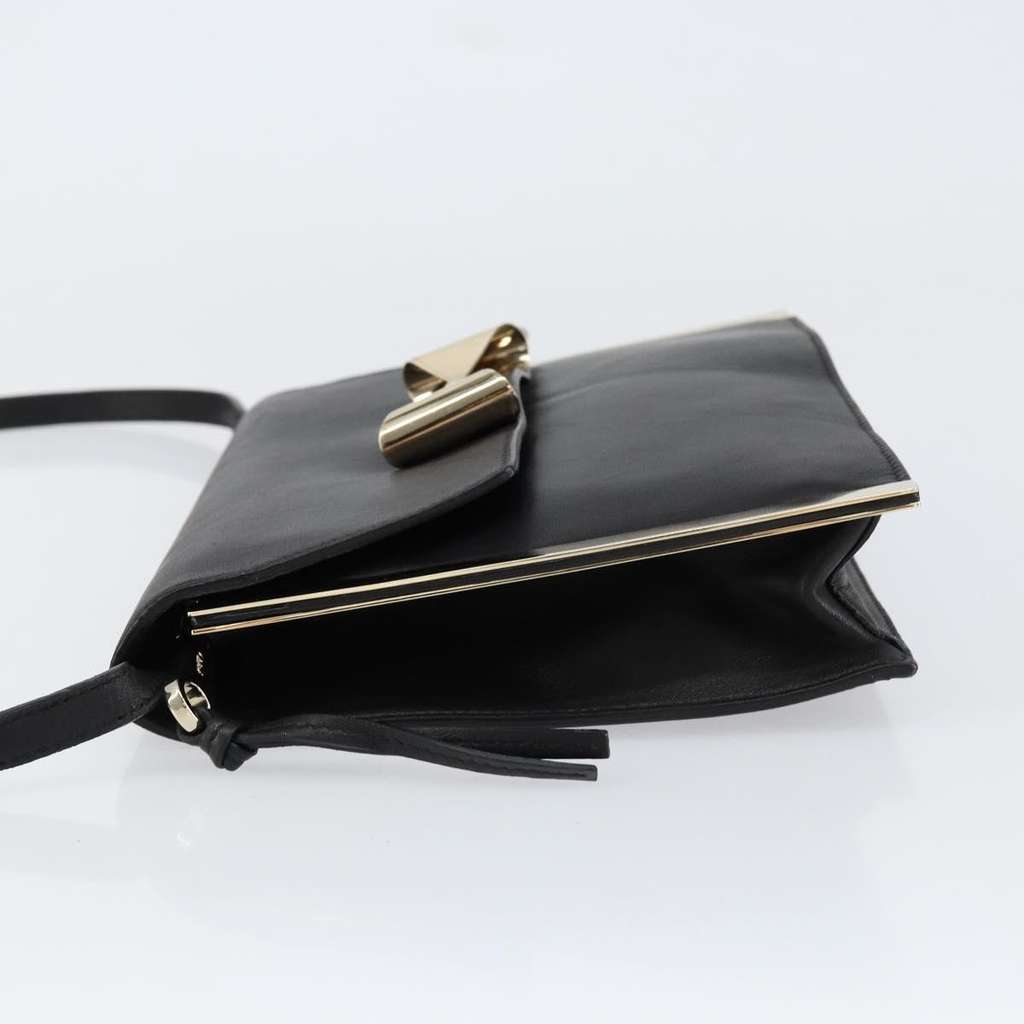 Chloe Vintage Shoulder Bag Black Leather Good condition - Model View