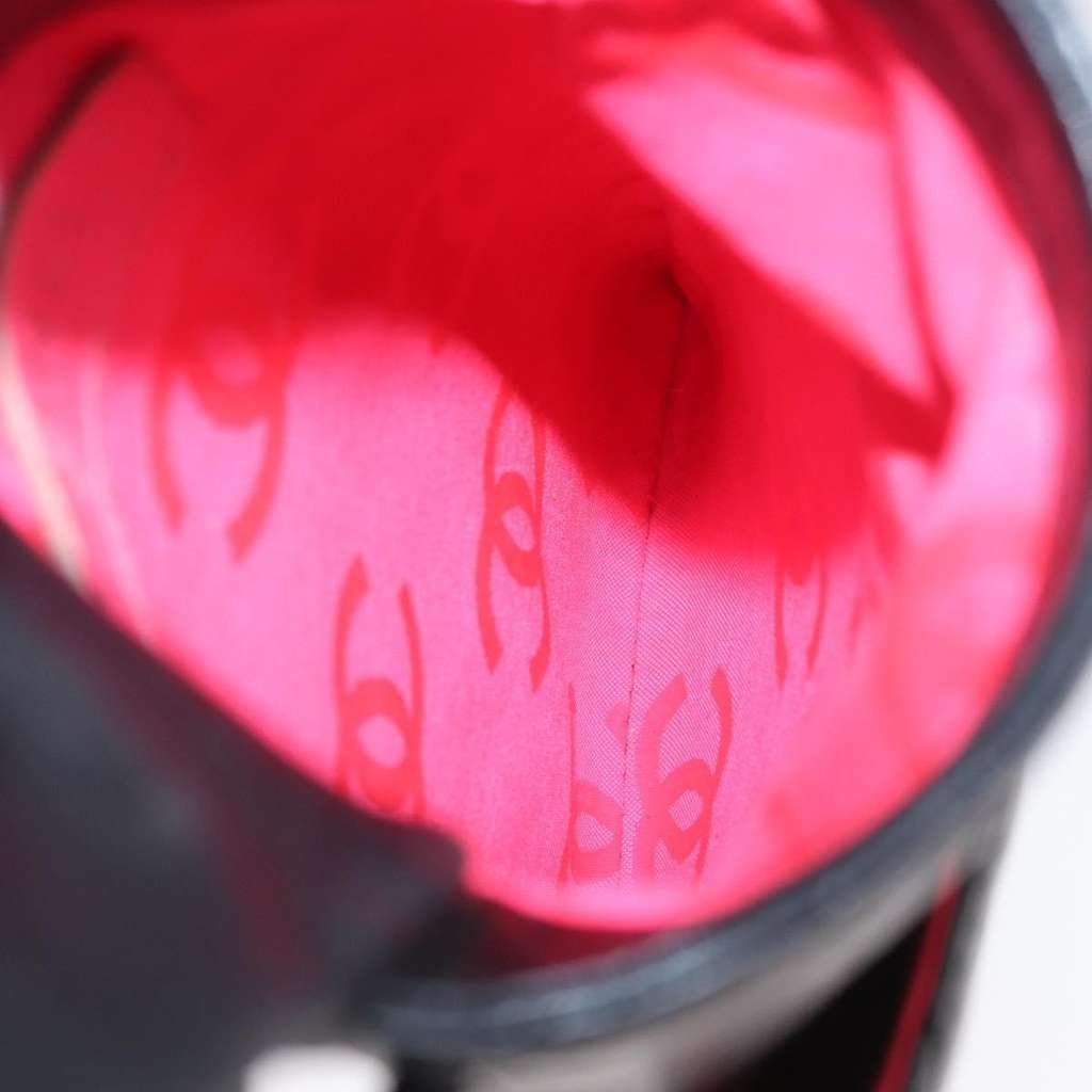 Chanel Cambon Flap Crossbody Bag Silver Leather Good condition - Box View