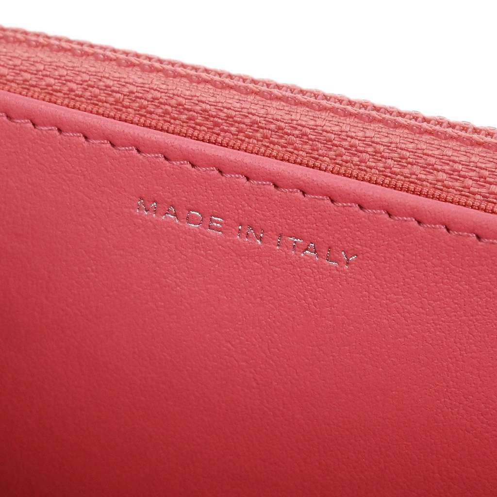 Chanel Reissue 2.55 Flap Bag Pink Tweed Good condition - Model View