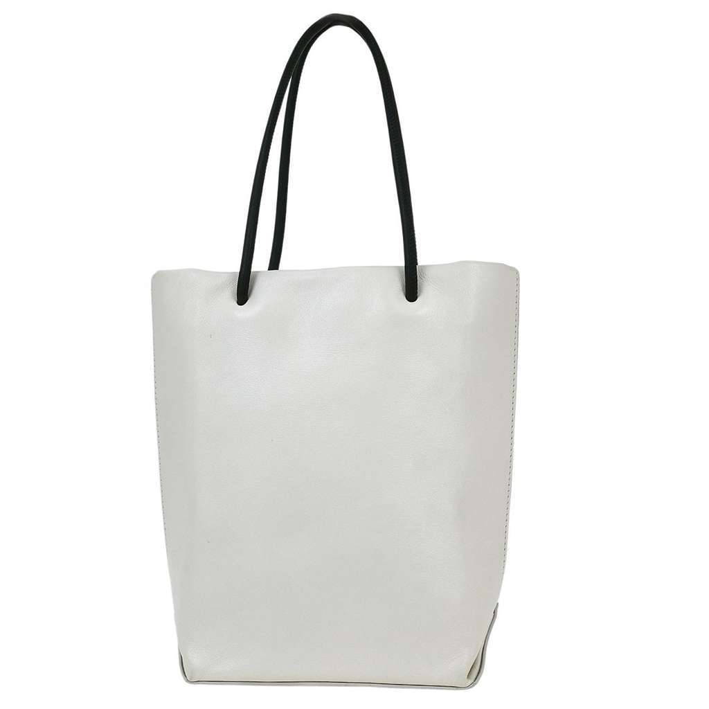 Chanel Essential Shopping Tote White Good condition - Back View