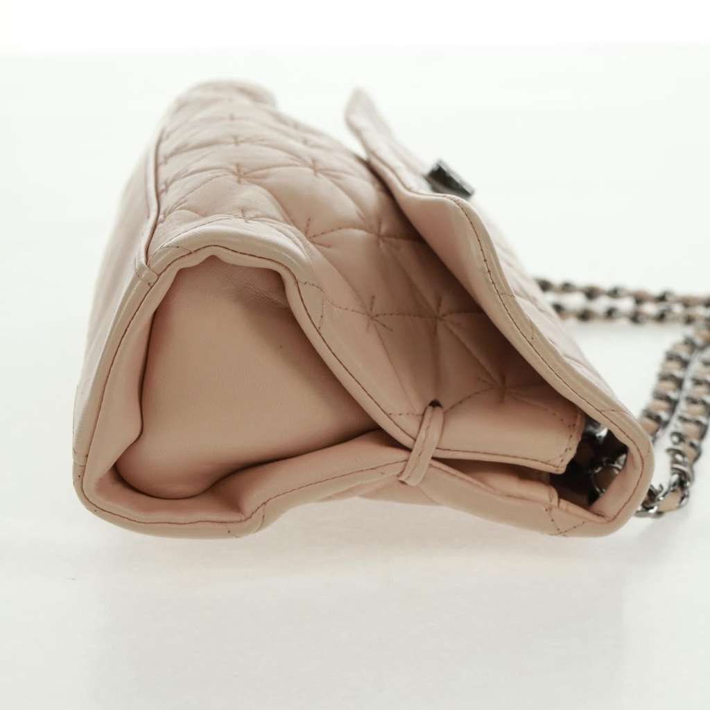 Chanel 2.55 Shoulder bag Pink Leather Good condition - Model View