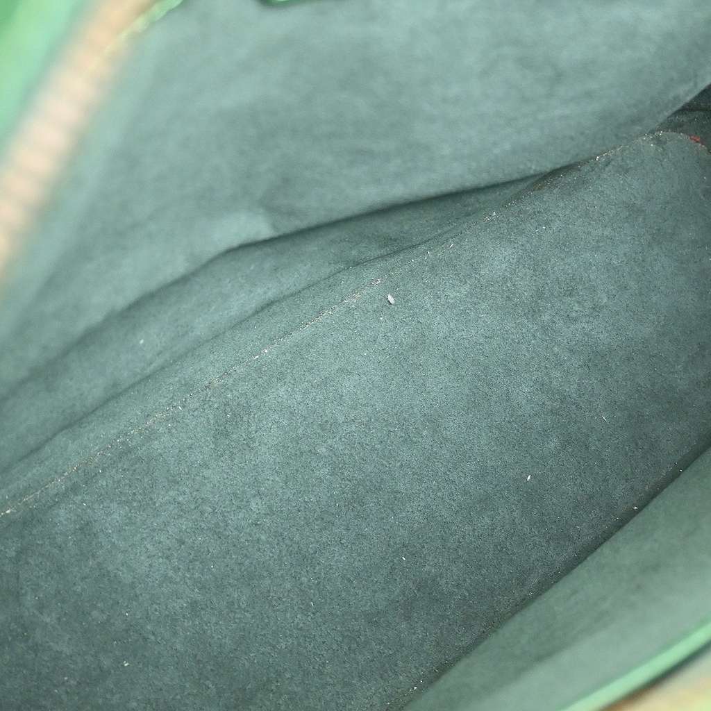 Louis Vuitton Lussac Handbag Green Leather Good condition - Inside View