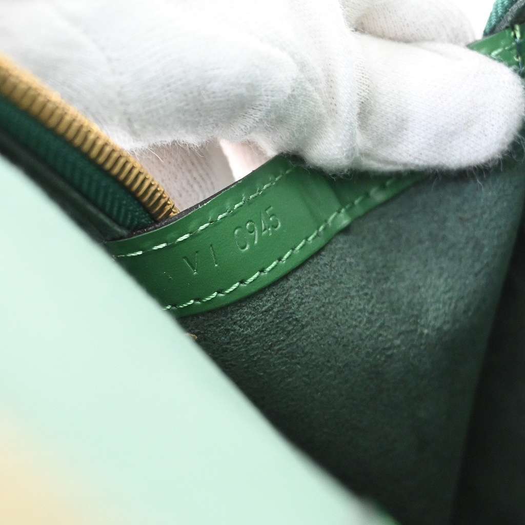 Louis Vuitton Lussac Handbag Green Leather Good condition - Box View