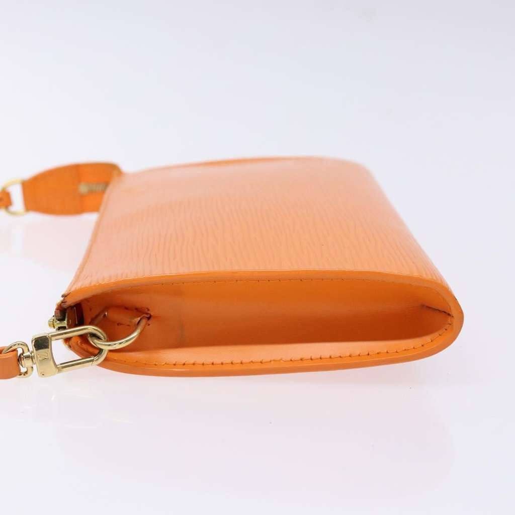 Louis Vuitton Pochette Accessoires Orange Leather Good condition - Model View