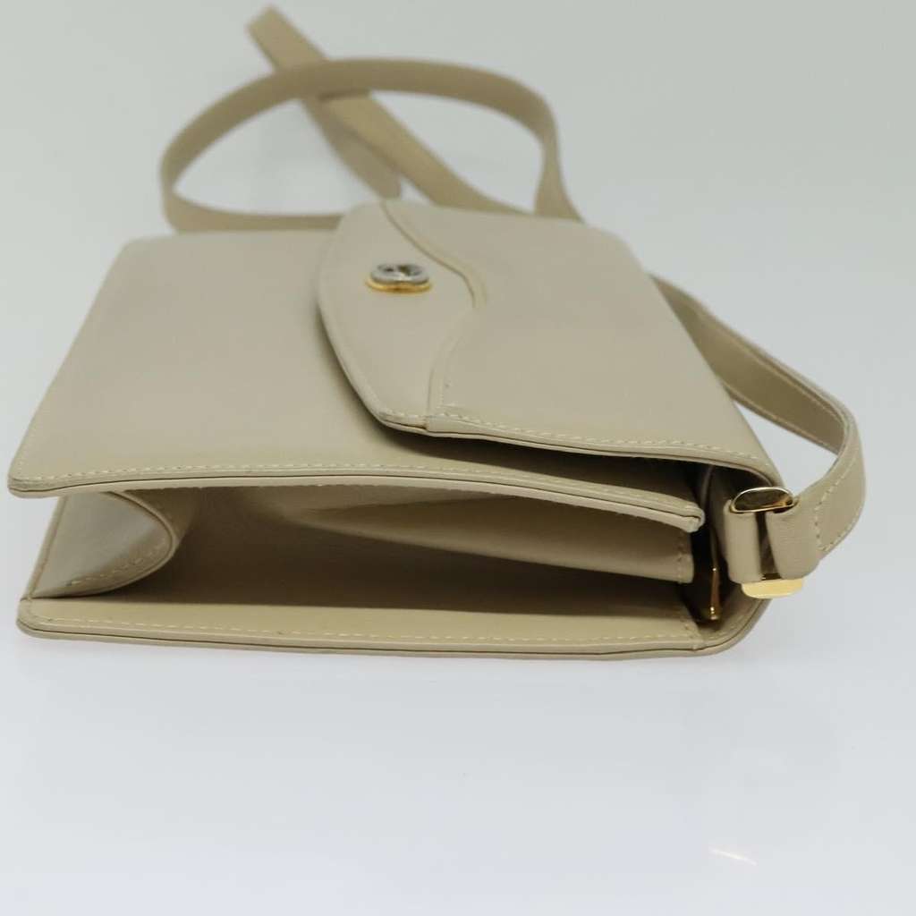 Gucci Vintage Interlocking G Flap Shoulder Bag Beige Leather Good condition - Model View