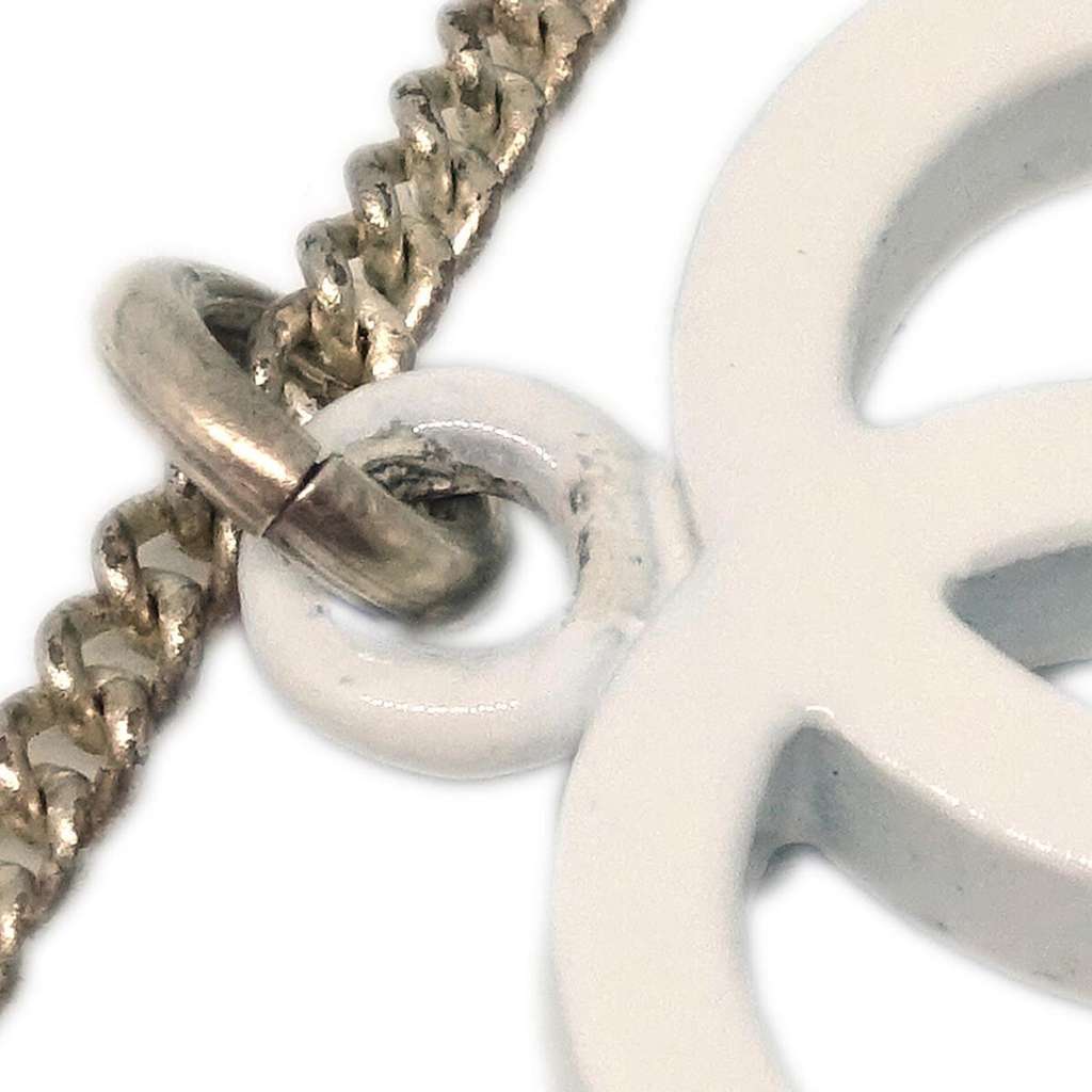 Chanel Vintage CC Pendant Long Necklace Silver Good condition - Model View