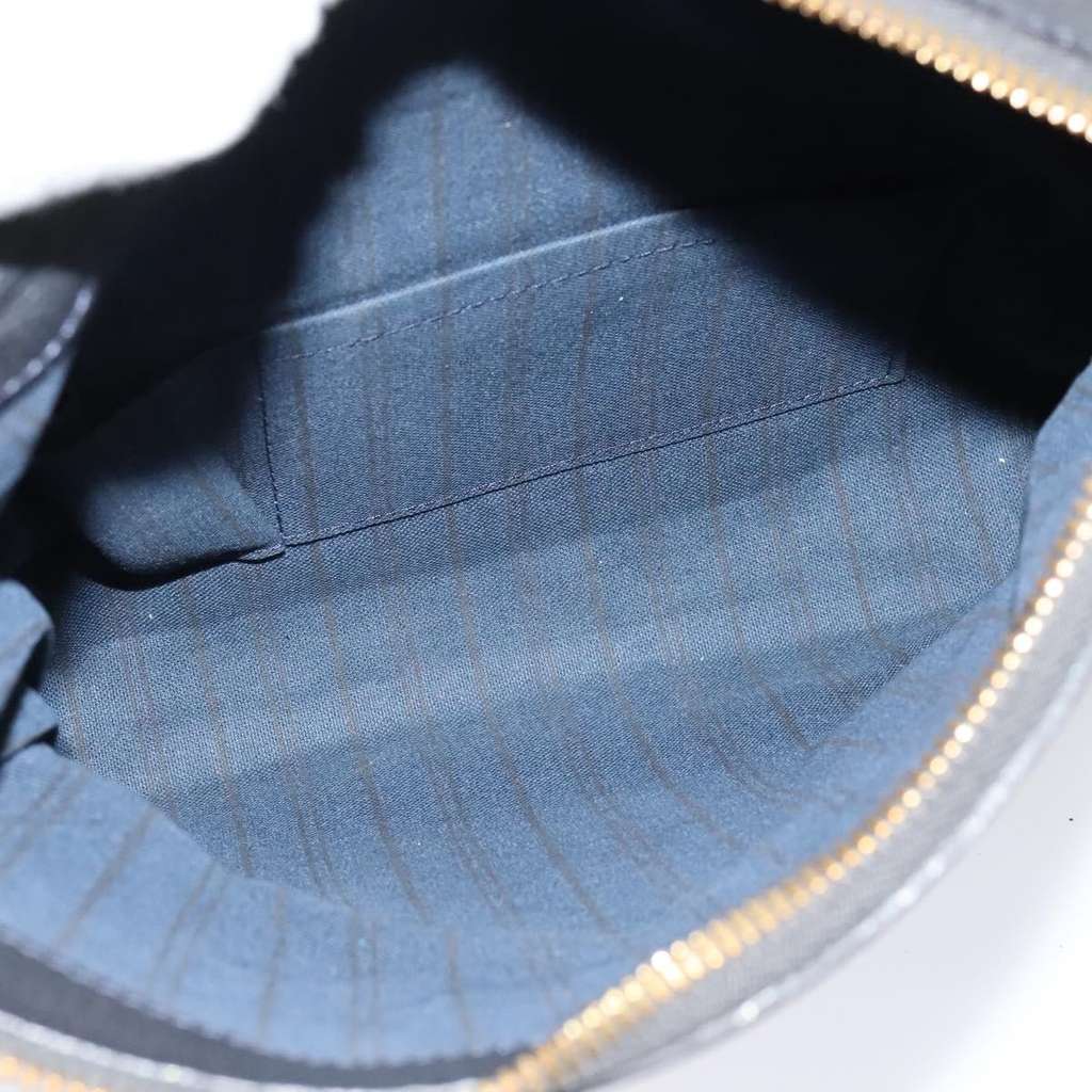 Louis Vuitton Petillante Clutch Black Leather Good condition - Box View