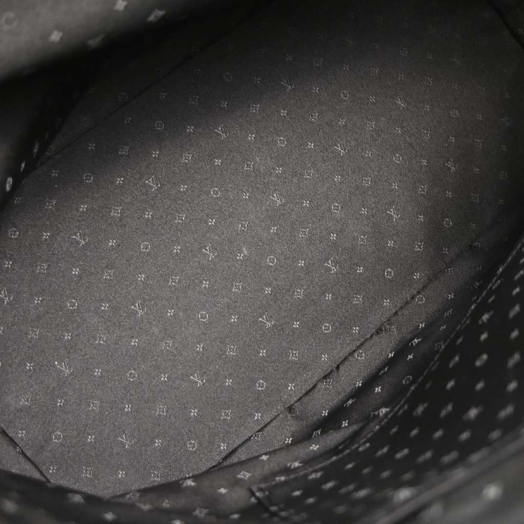 Louis Vuitton Suhali Lockit Handbag Black Leather Good condition - Inside View