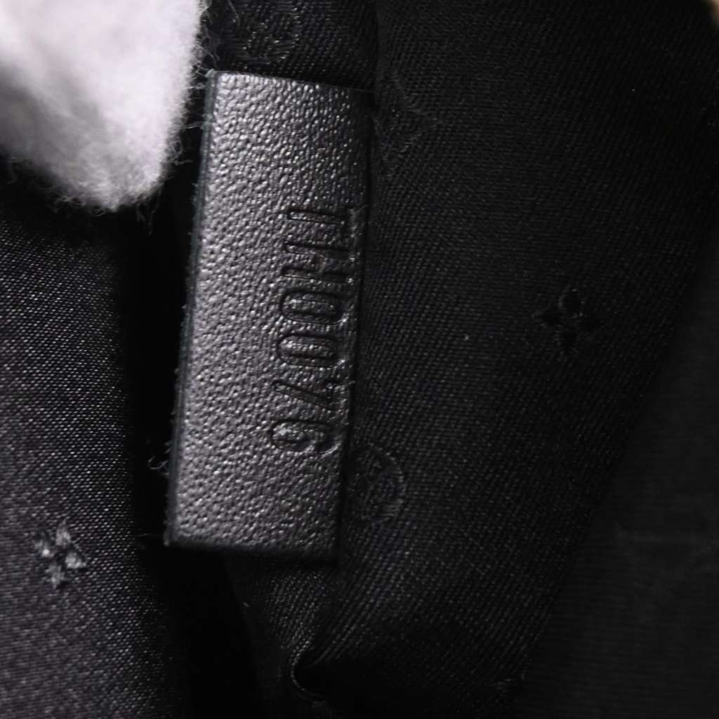 Louis Vuitton Suhali Lockit Handbag Black Leather Good condition - Box View