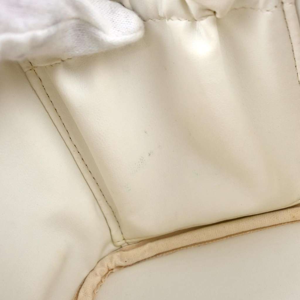 Chanel Vintage Timeless Cosmetic Case Pink Leather Good condition - Inside View