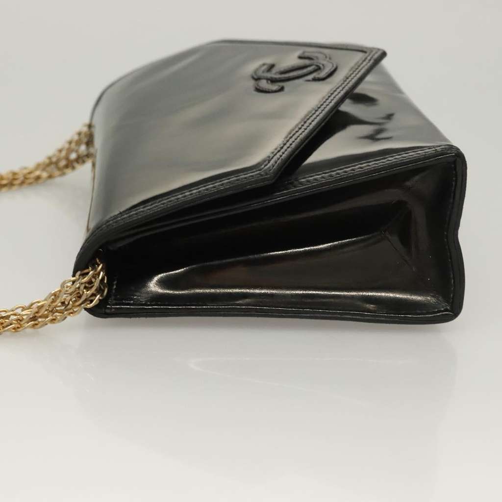 Chanel CC Envelope Flap Crossbody Black Good condition - Model View