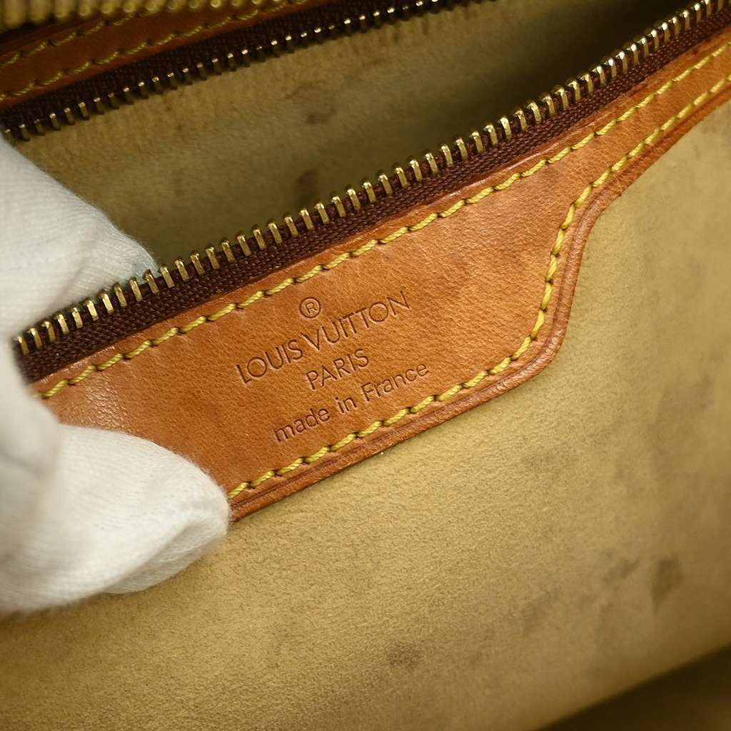 Louis Vuitton Cite Handbag Brown Canvas Fair condition - Model View