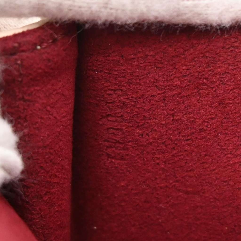 Louis Vuitton Eye Miss You Bag White Canvas Good condition - Model View