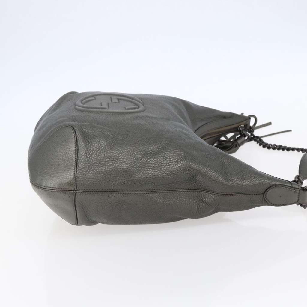 Gucci Soho Chain Hobo Silver Leather Good condition - Model View