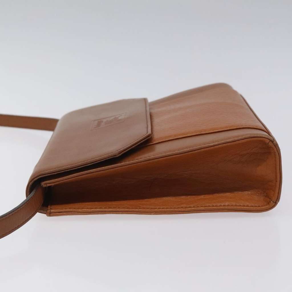 Burberry Vintage Flap Crossbody Bag Brown Leather Good condition - Model View