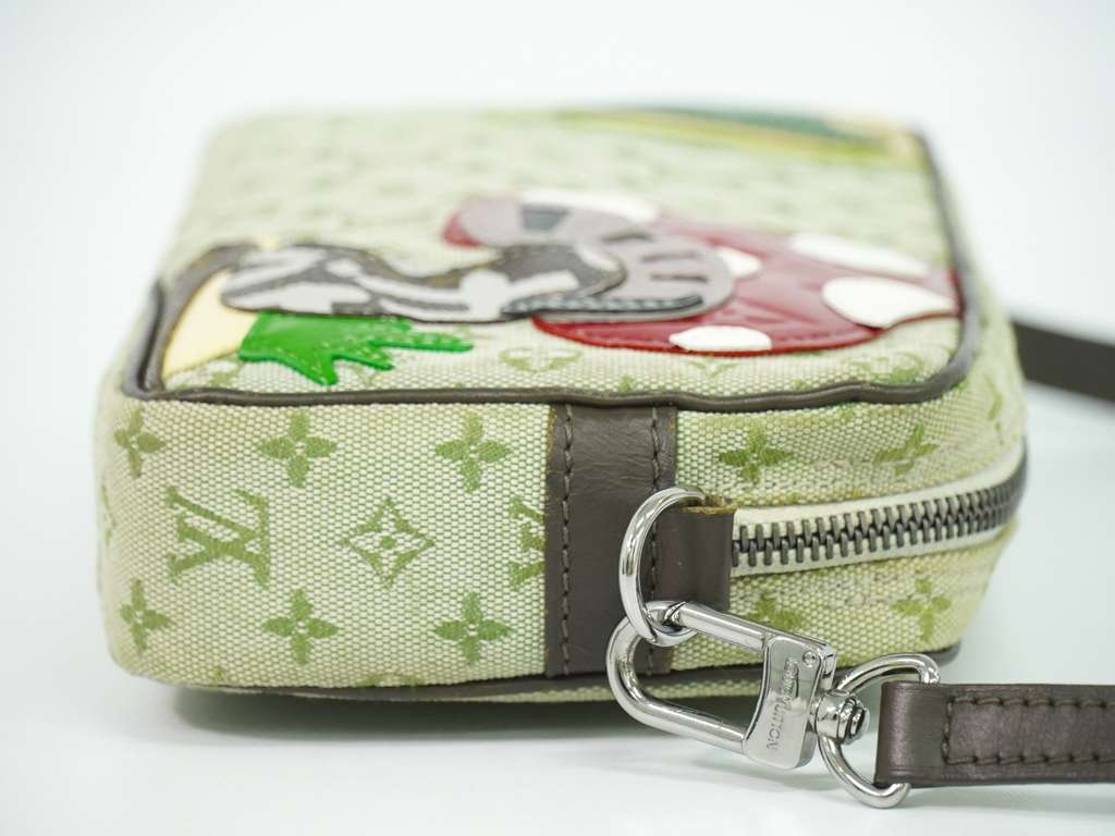 Louis Vuitton Conte De Fees Pochette Khaki Canvas Good condition - Inside View